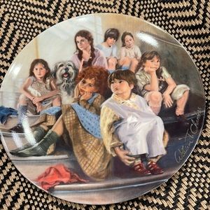Annie and the Orphans Fourth Issue The Annie Collectors Plate Series Authentic